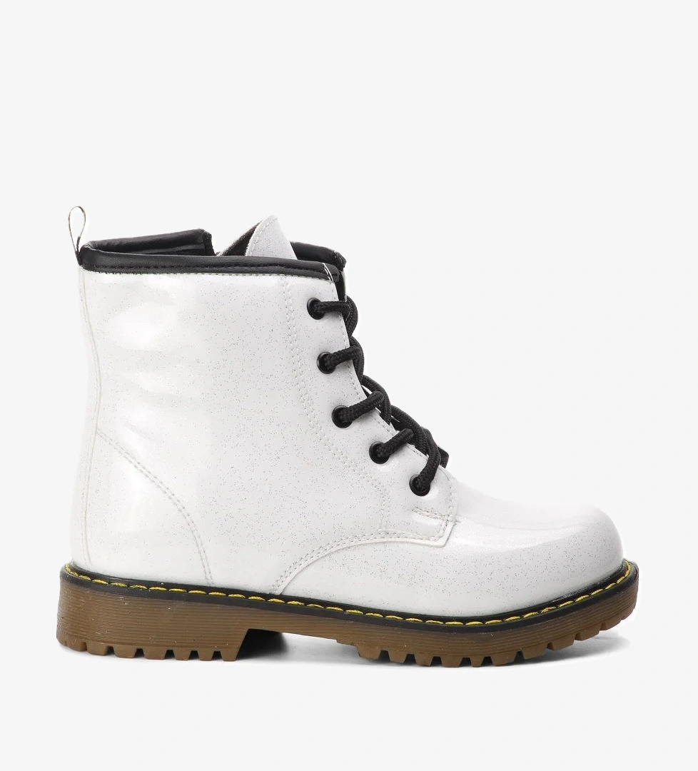 Pepino Beyaz Simli Çocuk Bot model görseli