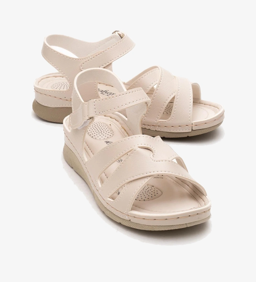 Ccway Kadın Cırtlı Sandalet Si̇yah Bej model görseli