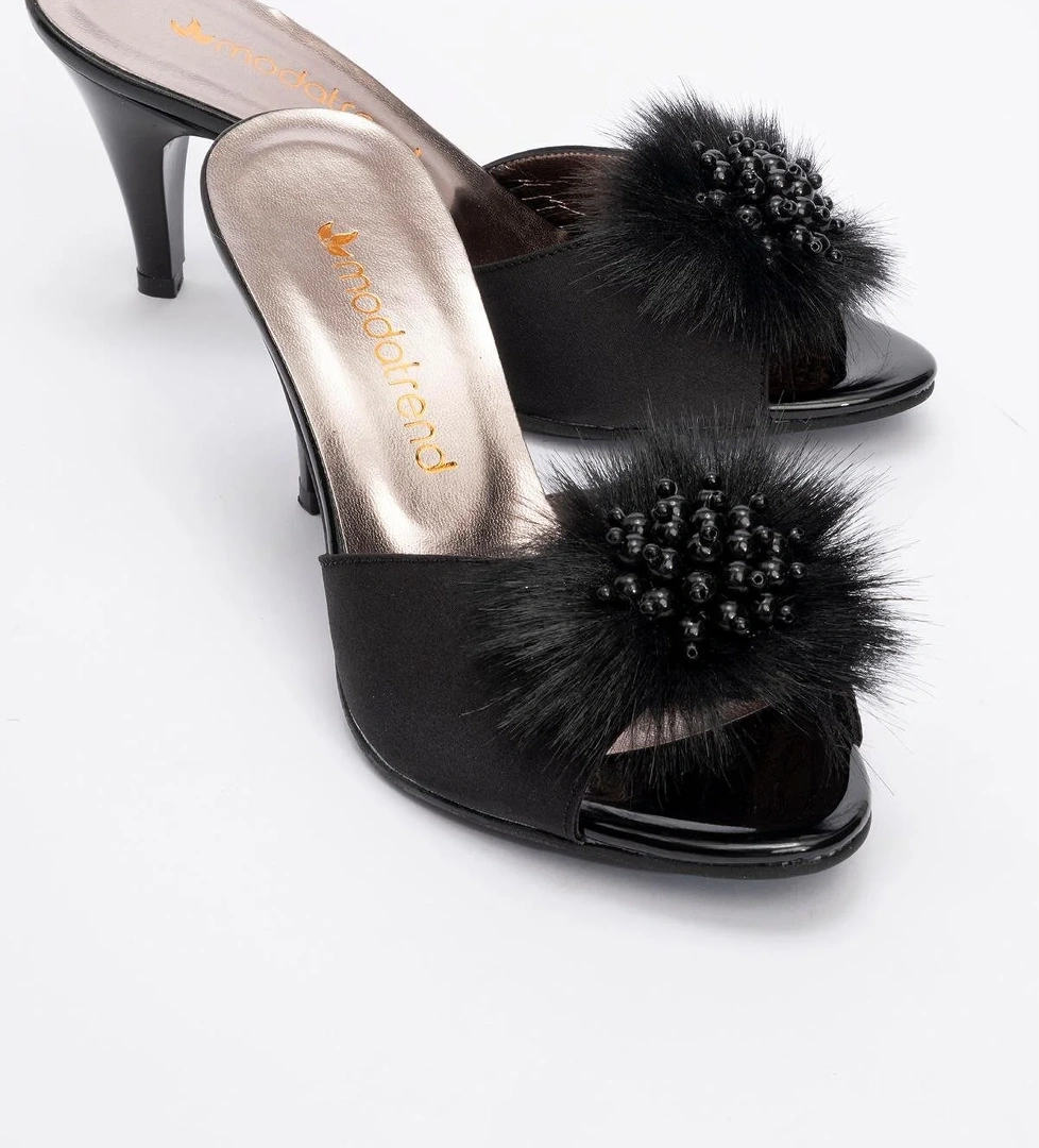 Kadın Tüylü İncili Topuklu Terlik SİYAH SATEN