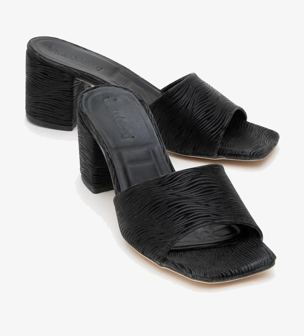 Ccway Kadın Topuklu Terlik Si̇yah Gümüş Suyolu model görseli