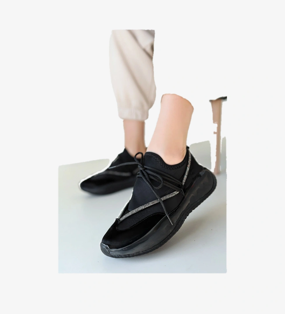 Pabucmarketi Siyah Rugan Bağcıklı Kadın Sneaker Ayakkabı model görseli