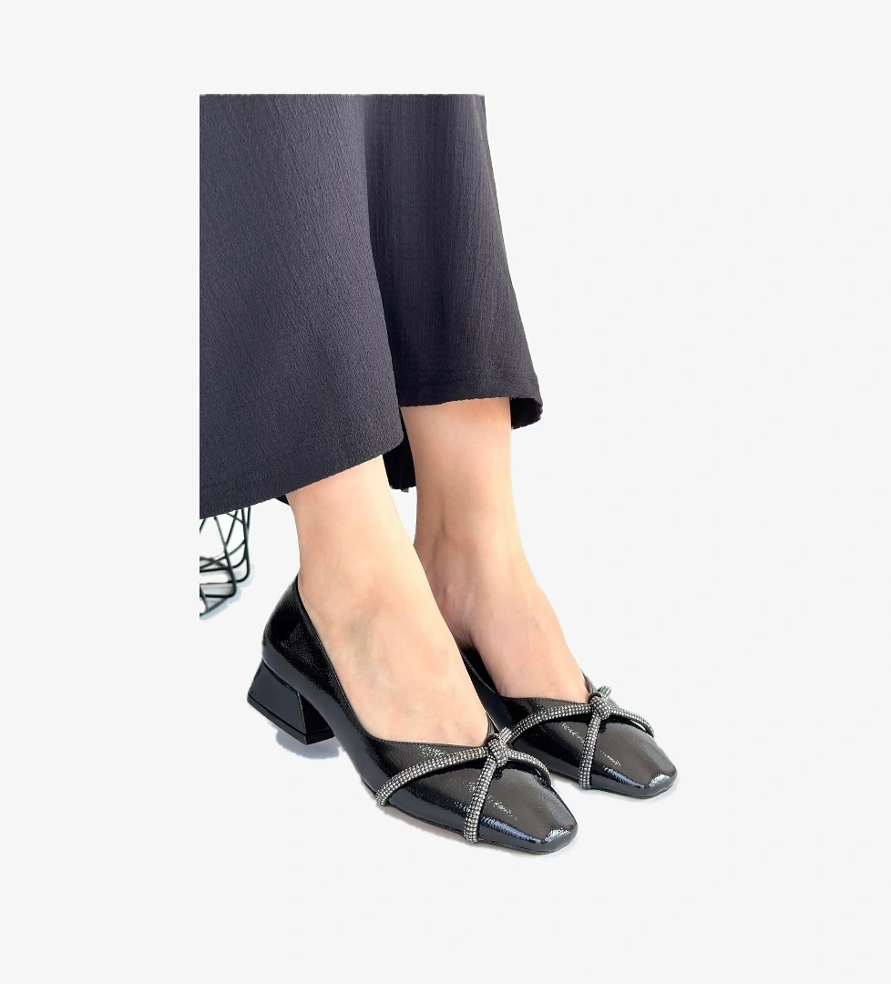 Pabucmarketi Siyah Rugan Kadın Topuklu Ayakkabı model görseli