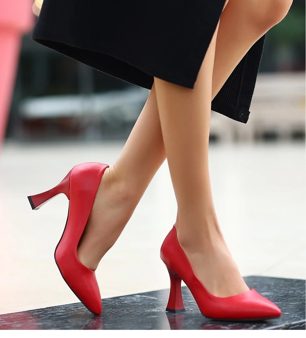 Pabucmarketi Kırmızı Siyah Rugan Suni Deri Stiletto Kadın Ayakkabı model görseli