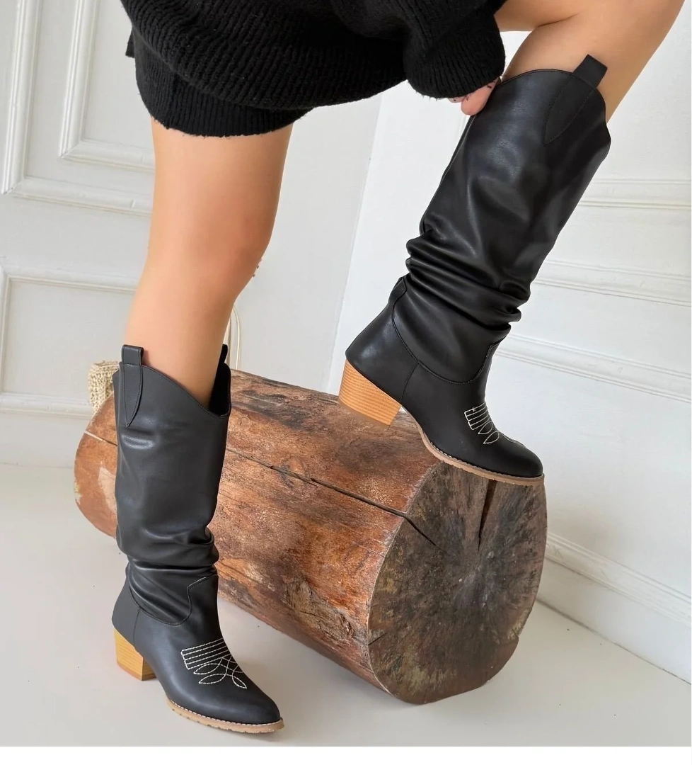 Siyah Suni Deri Topuklu Kadın Çizme - Görsel 1