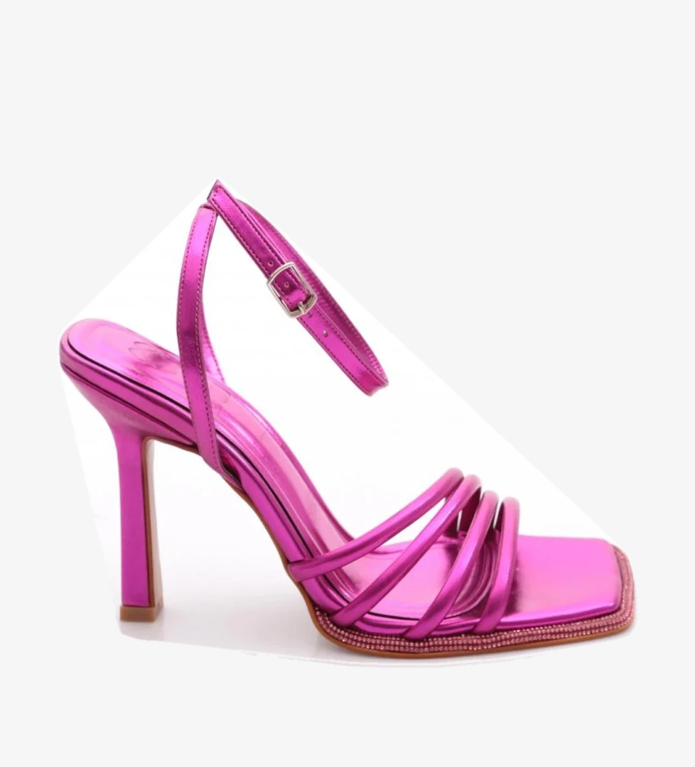 Dgn 2023 Kadin Sirali Bantli Silver Taş Detayli Bilekten Kemer Bağlamali Topuklu Ayakkabi model görseli