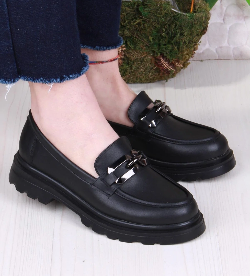 Fort 35827 Siyah Cilt Toka Detaylı Rahat Loafer Kadın Ayakkabı model görseli