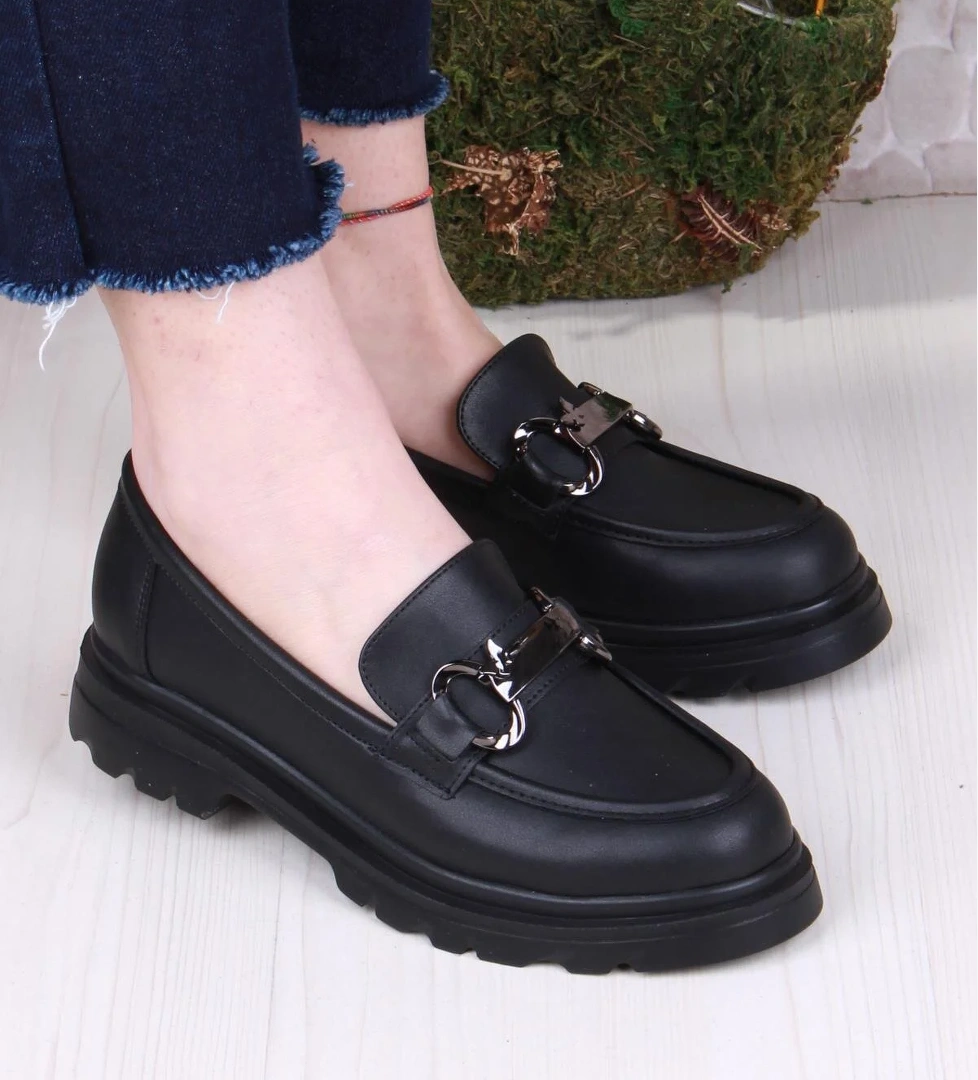 Fort 35821 Siyah Cilt Toka Detaylı Rahat Loafer Kadın Ayakkabı model görseli