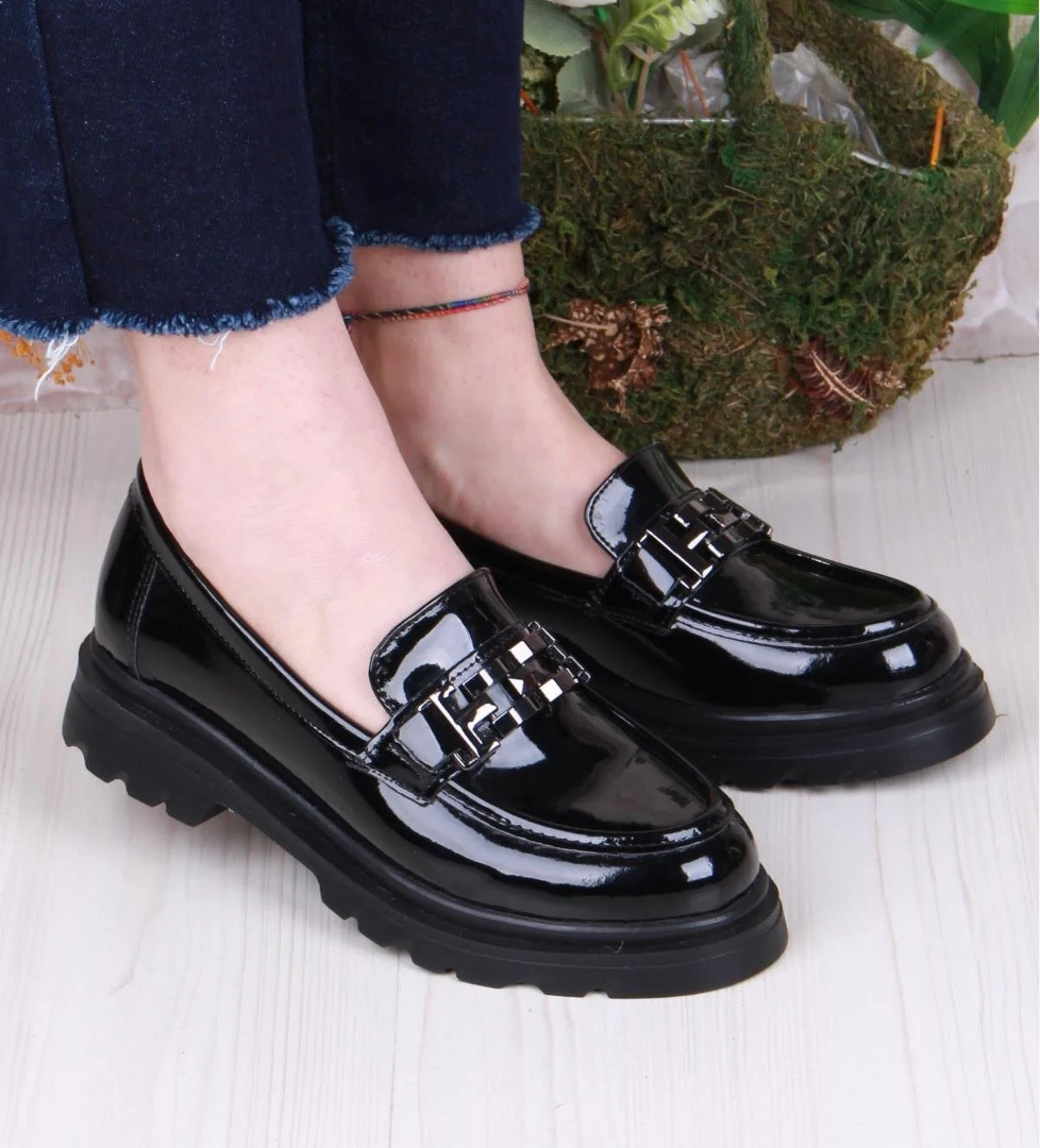 Fort 35801 Siyah Rugan Toka Detaylı Rahat Loafer Kadın Ayakkabı model görseli