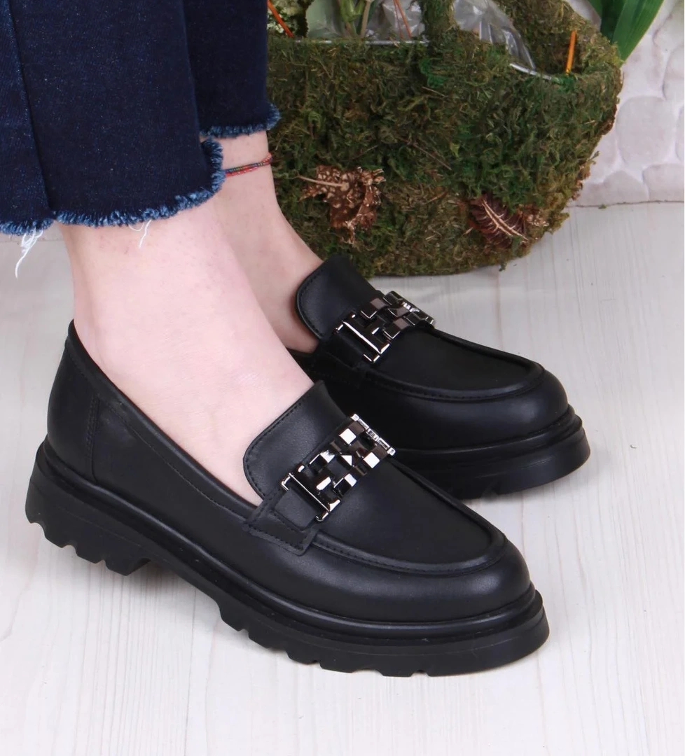 Fort 35801 Siyah Cilt Toka Detaylı Rahat Loafer Kadın Ayakkabı model görseli