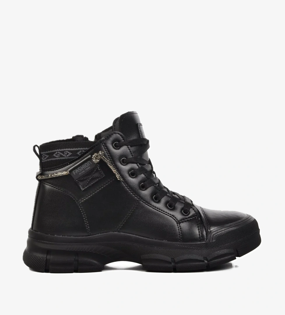 Walkway Siyah Kadın Bot model görseli