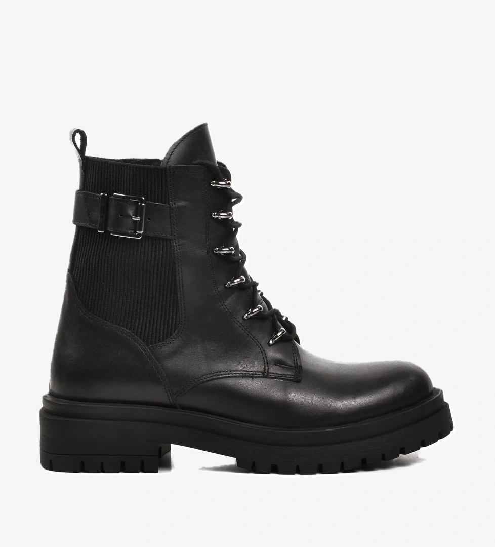 Walkway Siyah Kadın Bot model görseli