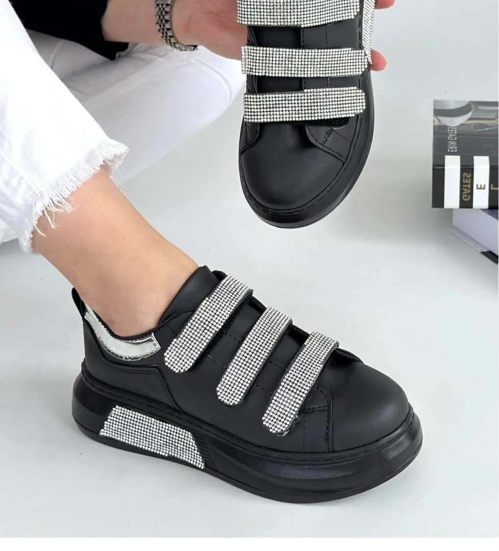 Siyah Suni Deri Cırt Cırtlı Kadın Spor Ayakkabı