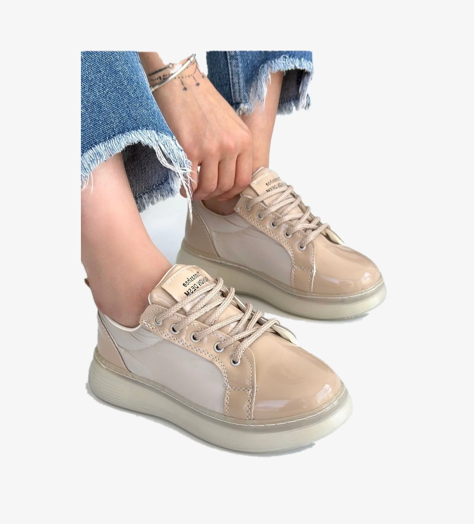 Pabucmarketi Siyah Bej Rugan Bağcıklı Gri Tabanlı Kadın Spor Ayakkabı model görseli