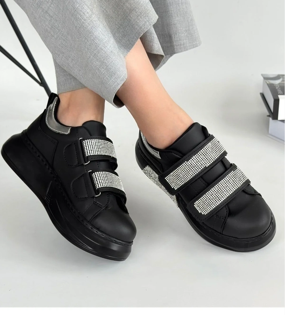 Pabucmarketi Siyah Suni Deri Cırt Cırtlı Kadın Spor Ayakkabı model görseli