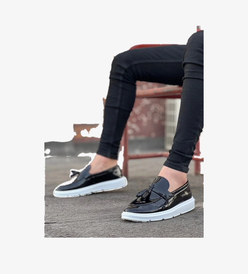 Pabucmarketi Bağcıksız Püsküllü Erkek Ayakkabı SİYAH RUGAN (BEYAZ TABAN) model görseli