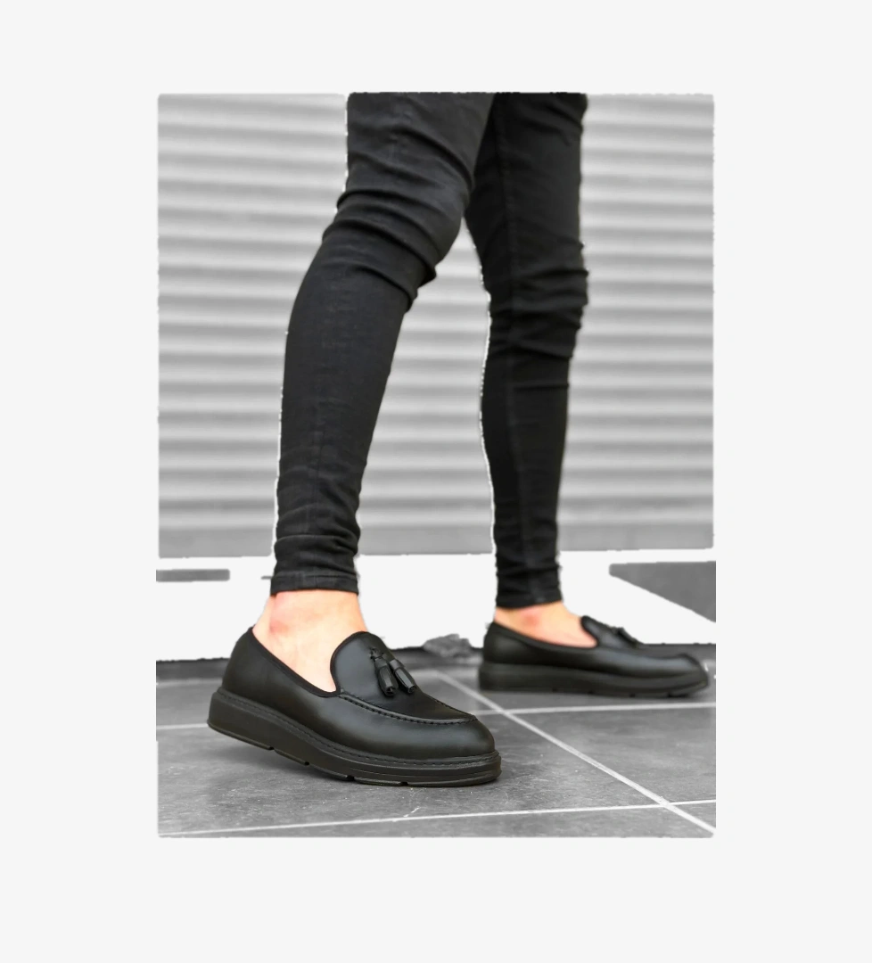 Pabucmarketi Bağcıksız Püsküllü Erkek Ayakkabı SİYAH (SİYAH TABAN) model görseli