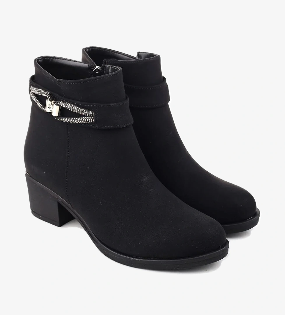 Papuç Sepeti 5 Cm Topuklu Kaymaz Kauçuk Taban Günlük Kadın Bot model görseli