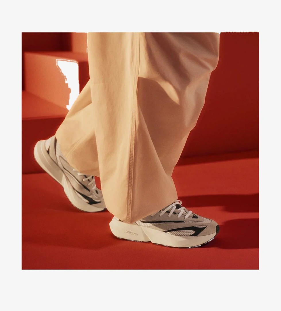 Kadın Bej Koşu Ayakkabısı LIGHTBLAZE JH6962