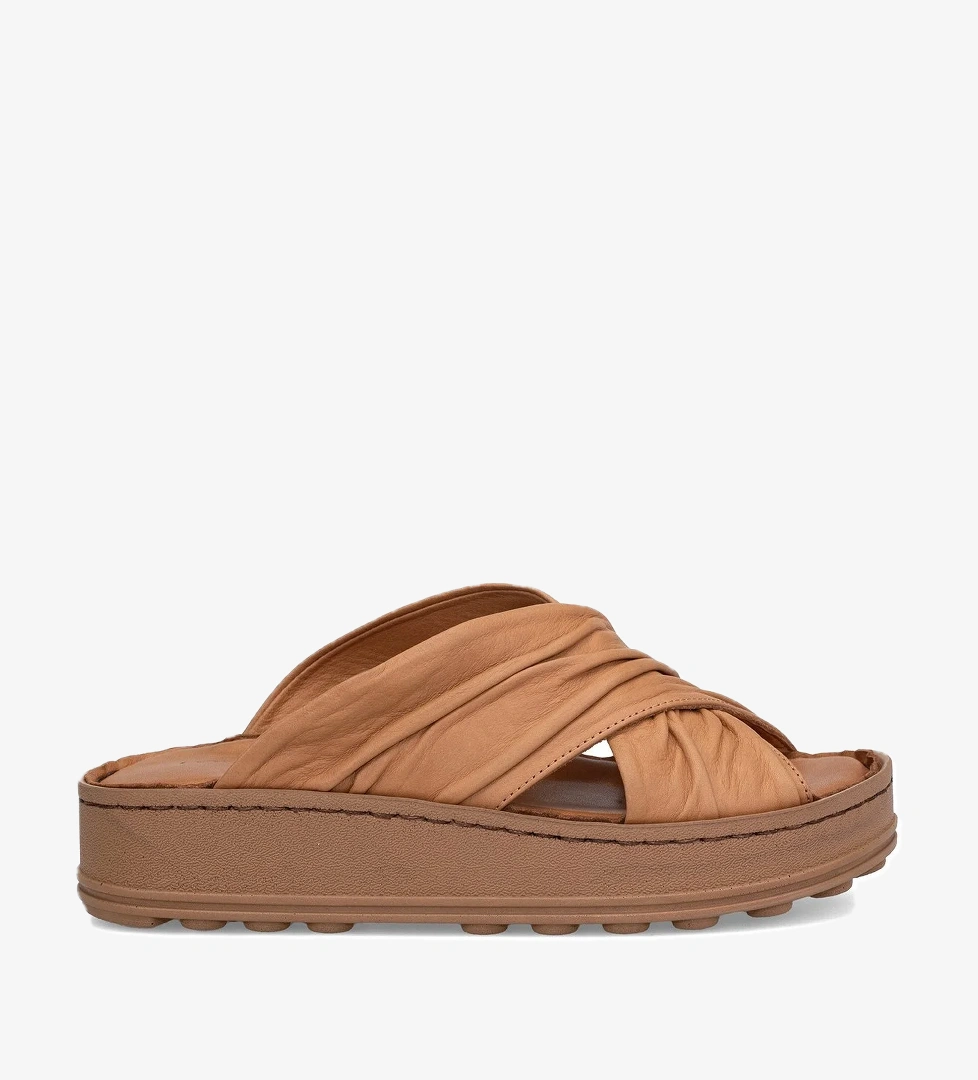 D25YT-1430 Kadın Hakiki Deri Düz Terlik Taba - Görsel 1