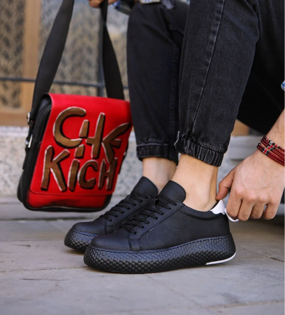 Pabucmarketi Bağcıklı Erkek Günlük Ayakkabı Siyah Beyaz model görseli