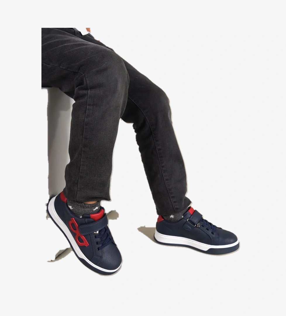 Pabucmarketi Cırtlı Bağcık Detaylı Erkek Çocuk Günlük Yürüyüş Ayakkabısı Lacivert Kırmızı Beyaz model görseli