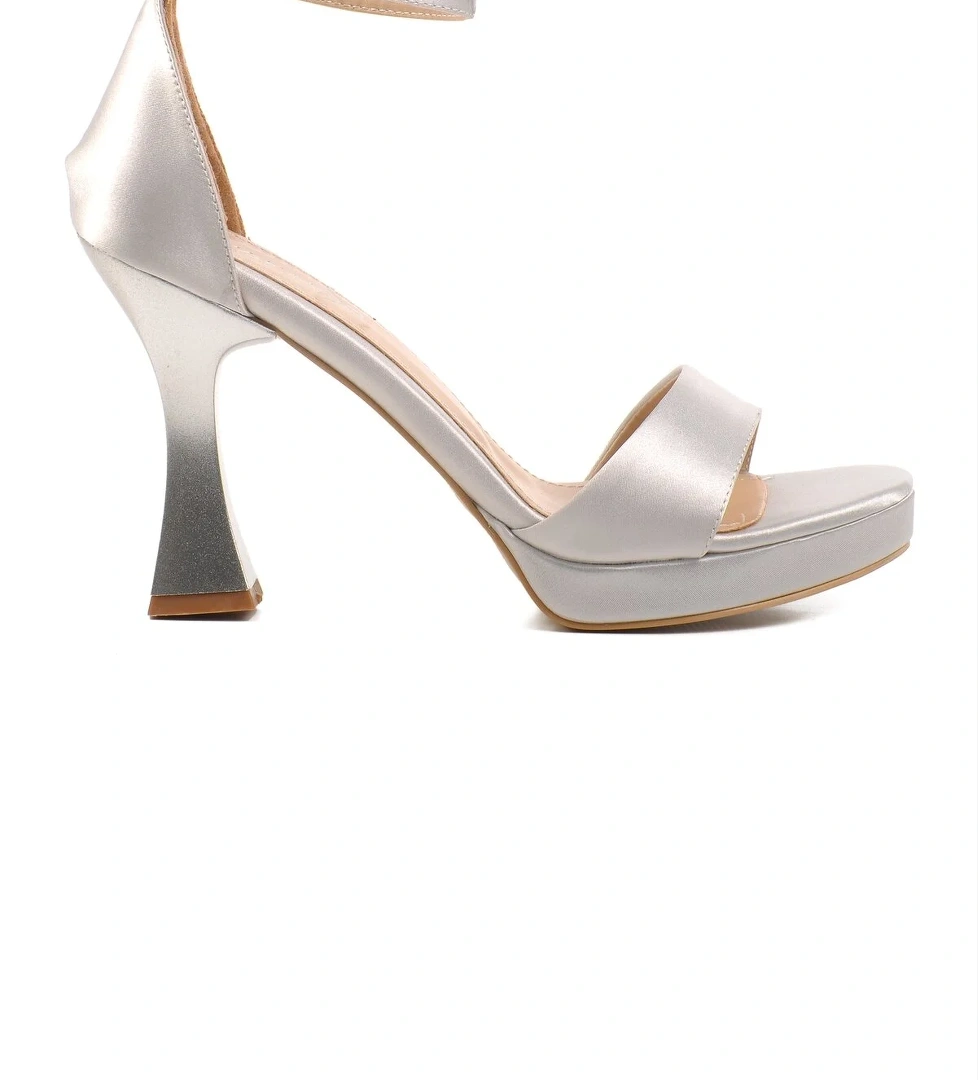 Aspor Gümüş Saten İnce Topuk Kadın Topuklu Sandalet - Görsel 1