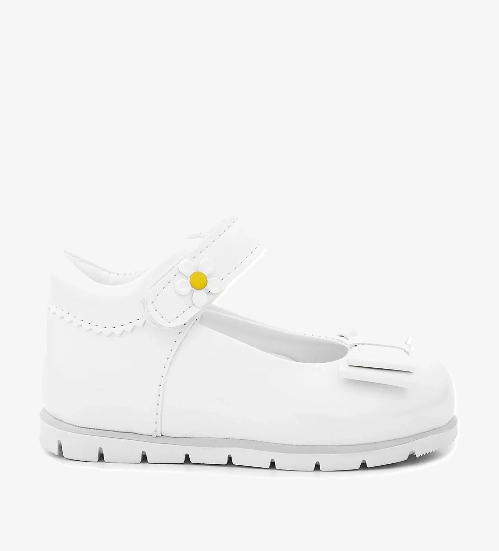 Rakerplus Beyaz Rugan Fiyonklu Papatya Detaylı Kız Bebek Babet Ayakkabı model görseli