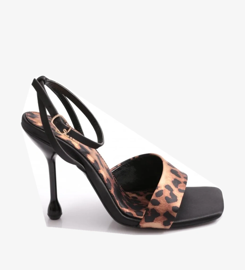 Dgn 9002 Kadin Topuklu Ayakkabi model görseli