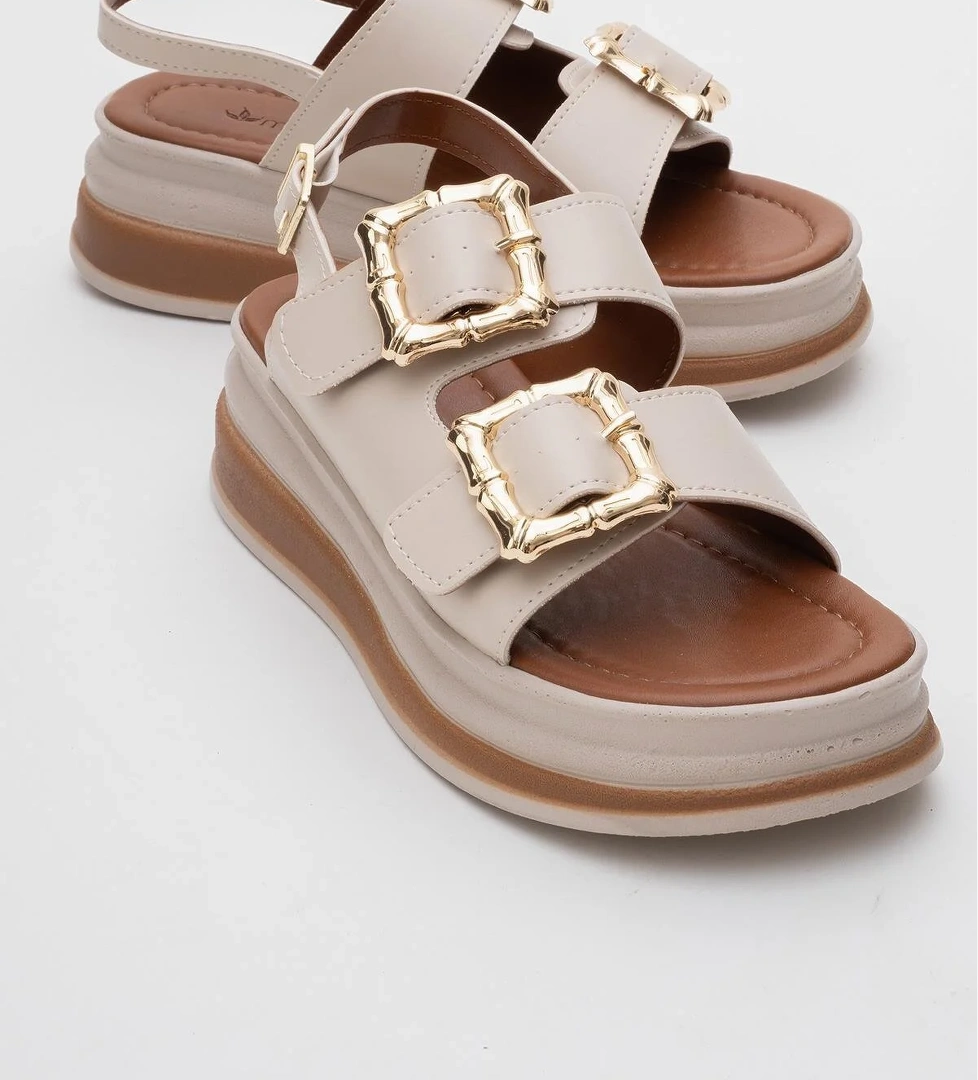 Kadın Altın Tokalı Sandalet BEJ