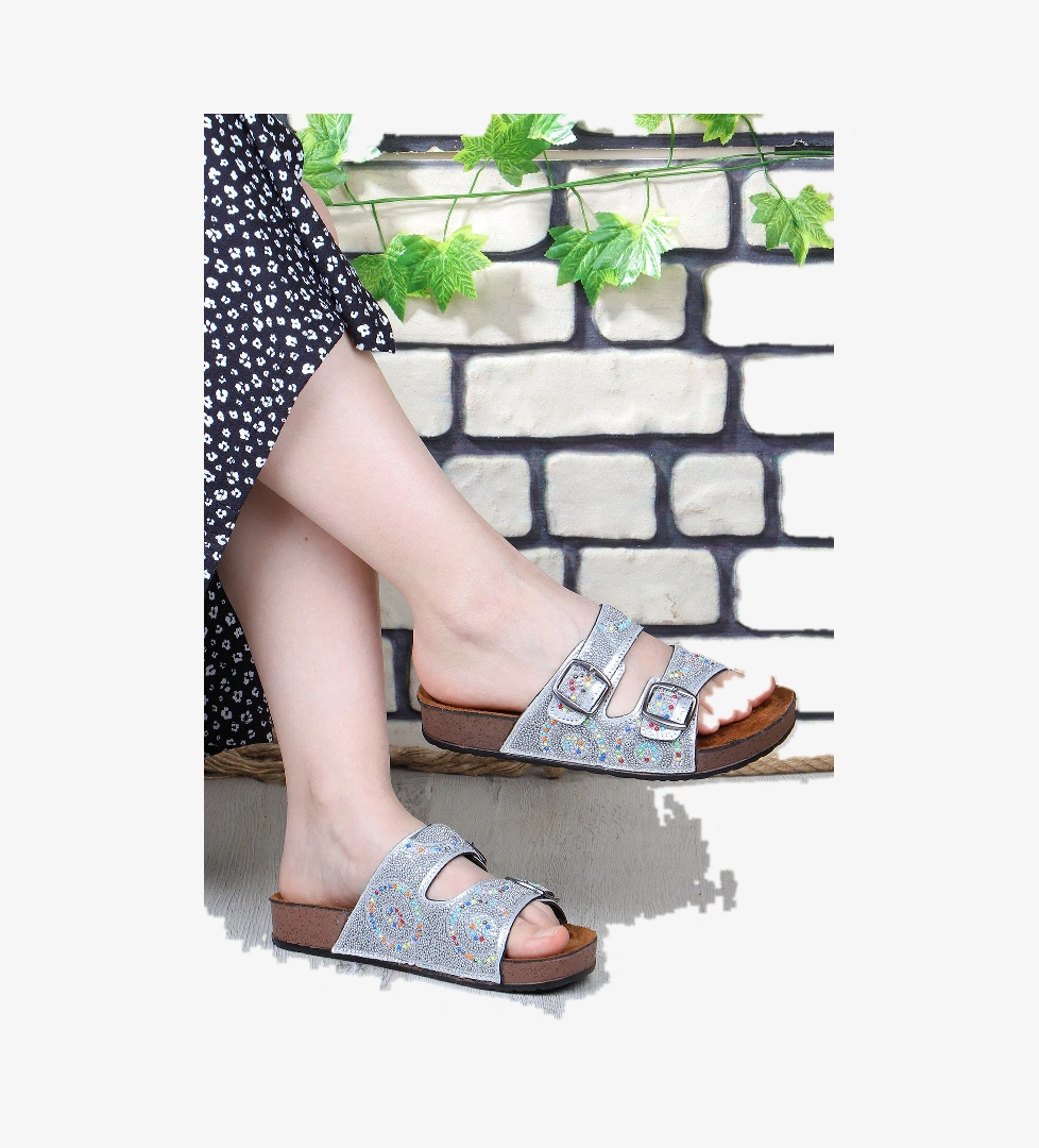 Vojo Circle Ortopedik Taşlı Çift Tokalı Plaj Kadın Terlik model görseli