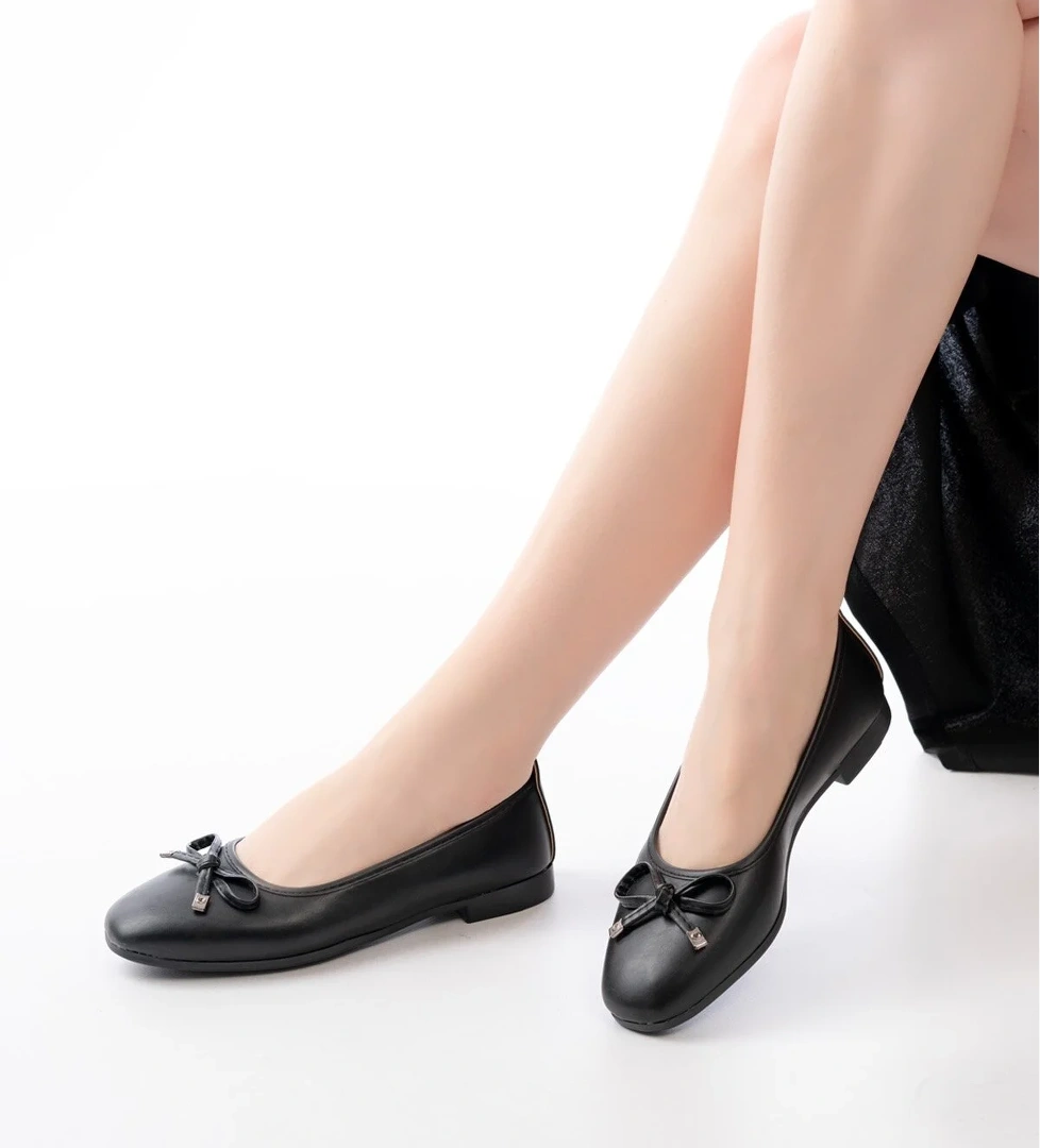 Potin Siyah Fiyonklu ( 2 cm) Oval Burunlu Günlük Kullanım Babet - Görsel 1