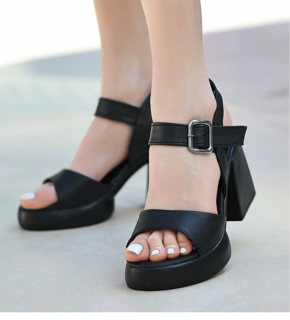 Siyah Suni Deri Kadın Topuklu Sandalet - Görsel 1