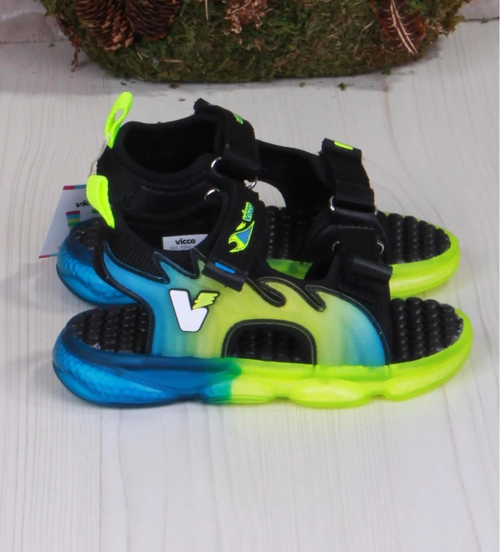 Vicco 332.P25Y.256 Jack Siyah Rahat Esnek Işıklı Erkek Çocuk Sandalet model görseli