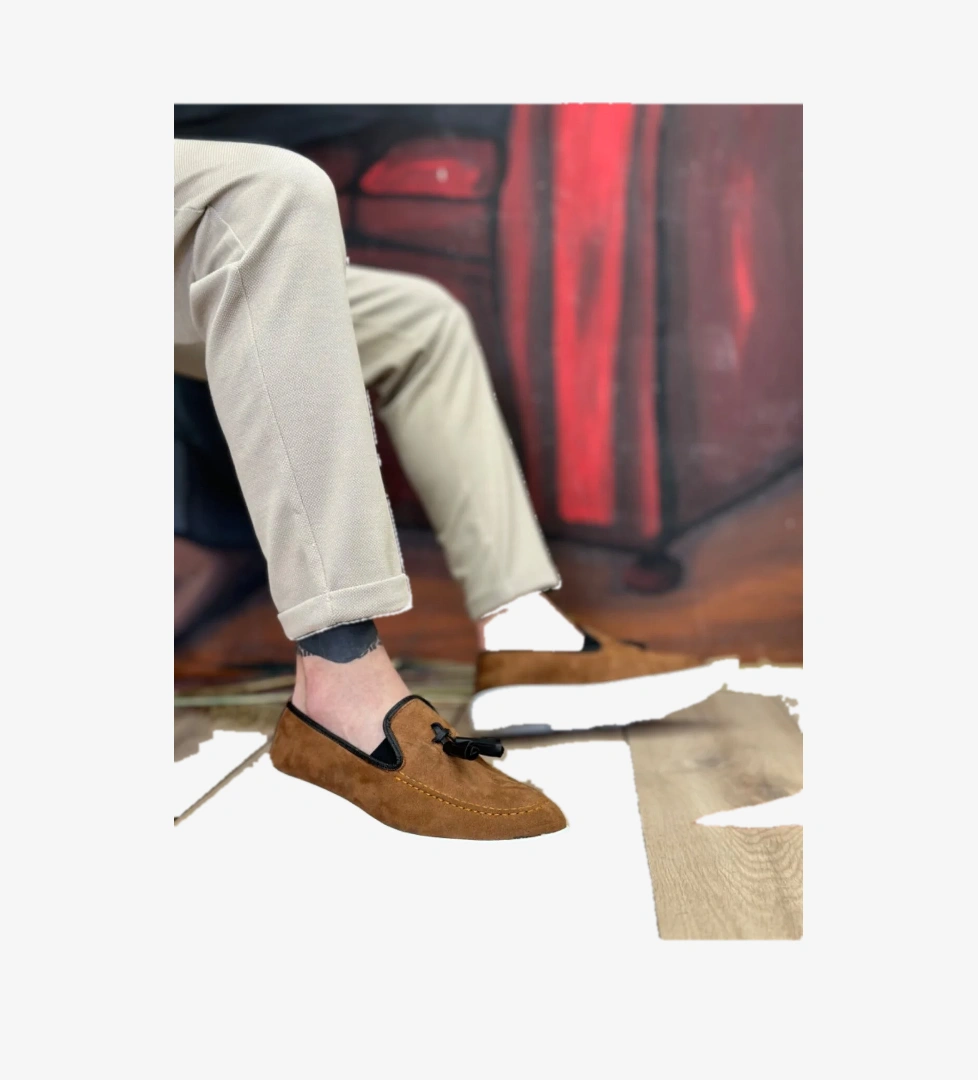 Pabucmarketi Bağcıksız Püsküllü Erkek Ayakkabı TABA SÜET (BEYAZ TABAN) model görseli