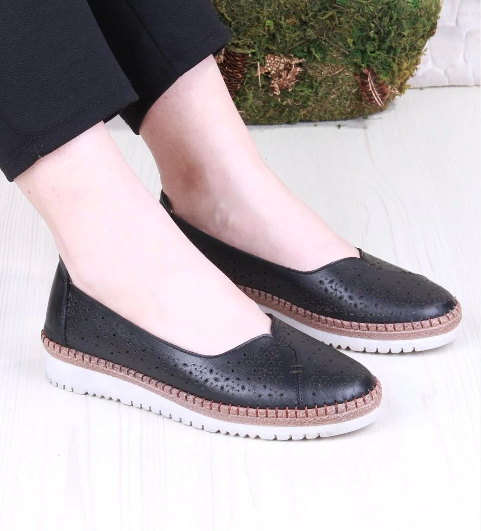 1007 Rahat Lazer Delikli Hakiki Deri Kadın Ayakkabı