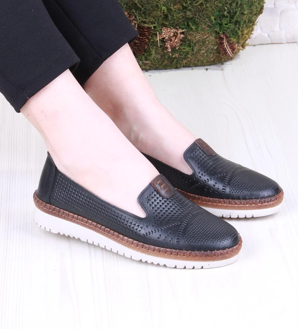 1008 Rahat Lazer Delikli Hakiki Deri Kadın Ayakkabı - Görsel 1