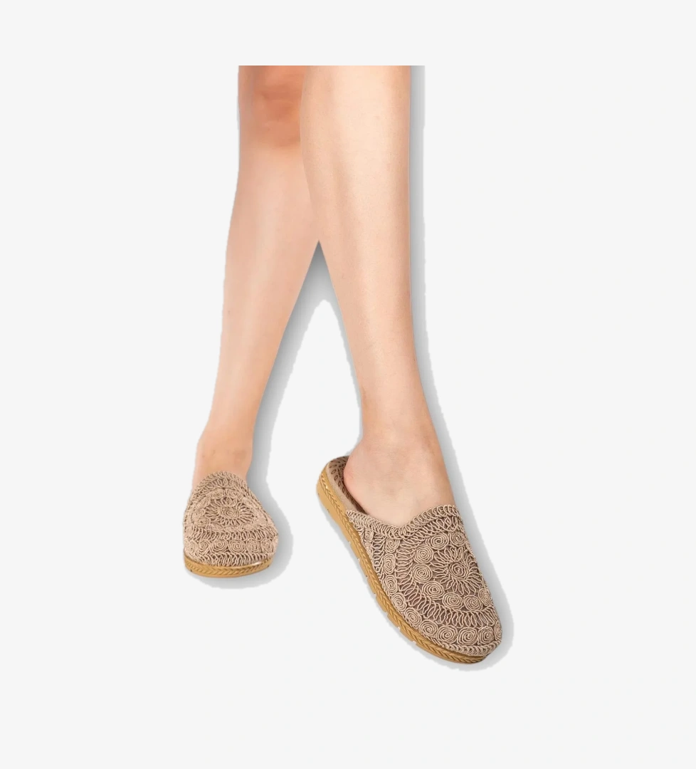 Liger Kadın Hasır Örgü İşlemeli Önü Kapalı Günlük Rahat Terlik model görseli