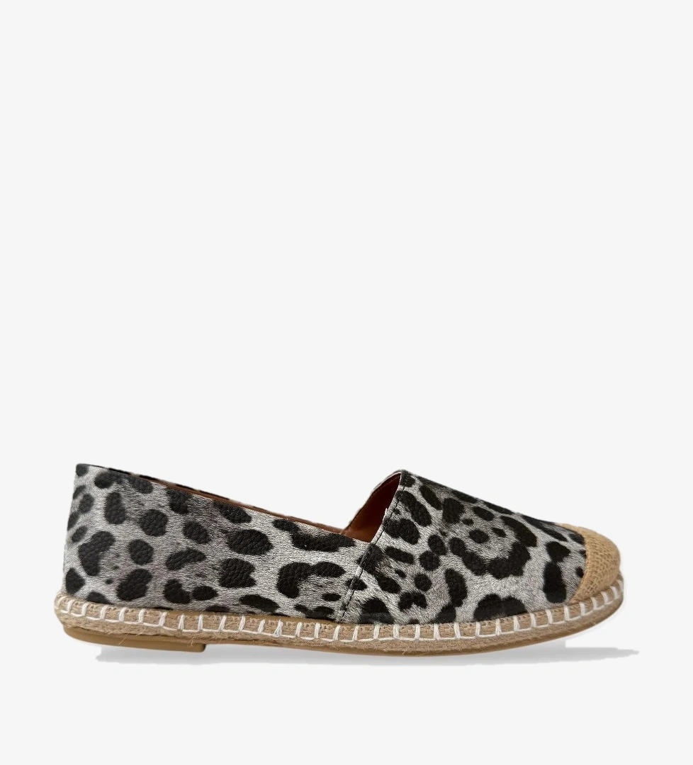 Liger Kadın Espadril Desenli Babet Ayakkabı Bej Si̇yah - model görseli