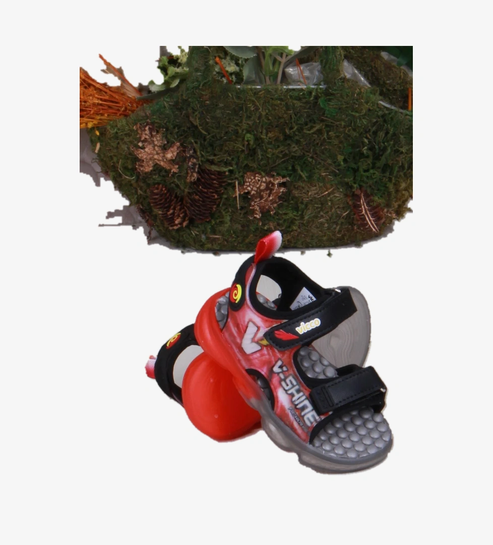 Vicco 332.P25Y.255 Felipe Siyah Rahat Esnek Işıklı Erkek Çocuk Sandalet model görseli