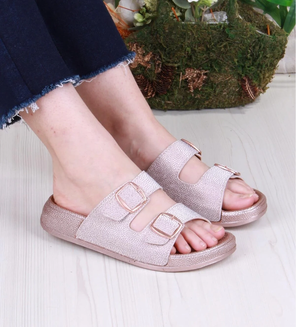 Fort 01108 Pienn Anatomik Esnek Rahat Simli Baskılı İki Tokalı Kadın Terlik model görseli