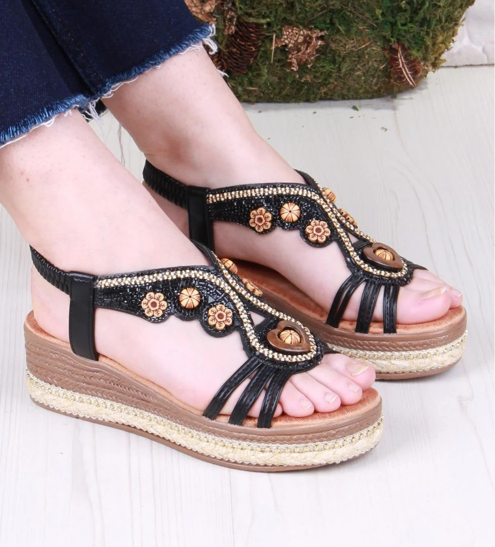 Guja Gizem Anatomik Rahat Taban Taşlı Boncuklu Lastikli Kadın Sandalet model görseli