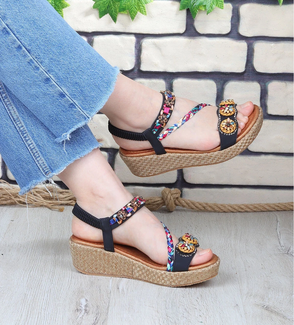 Daisy Rahat Taban Taş Boncuk Detaylı Kadın Sandalet