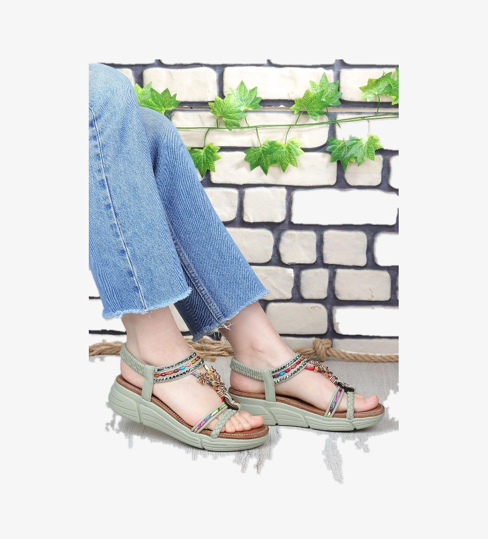 Vojo Bead Rahat Boncuk Taş Detaylı Lastikli Kadın Sandalet model görseli