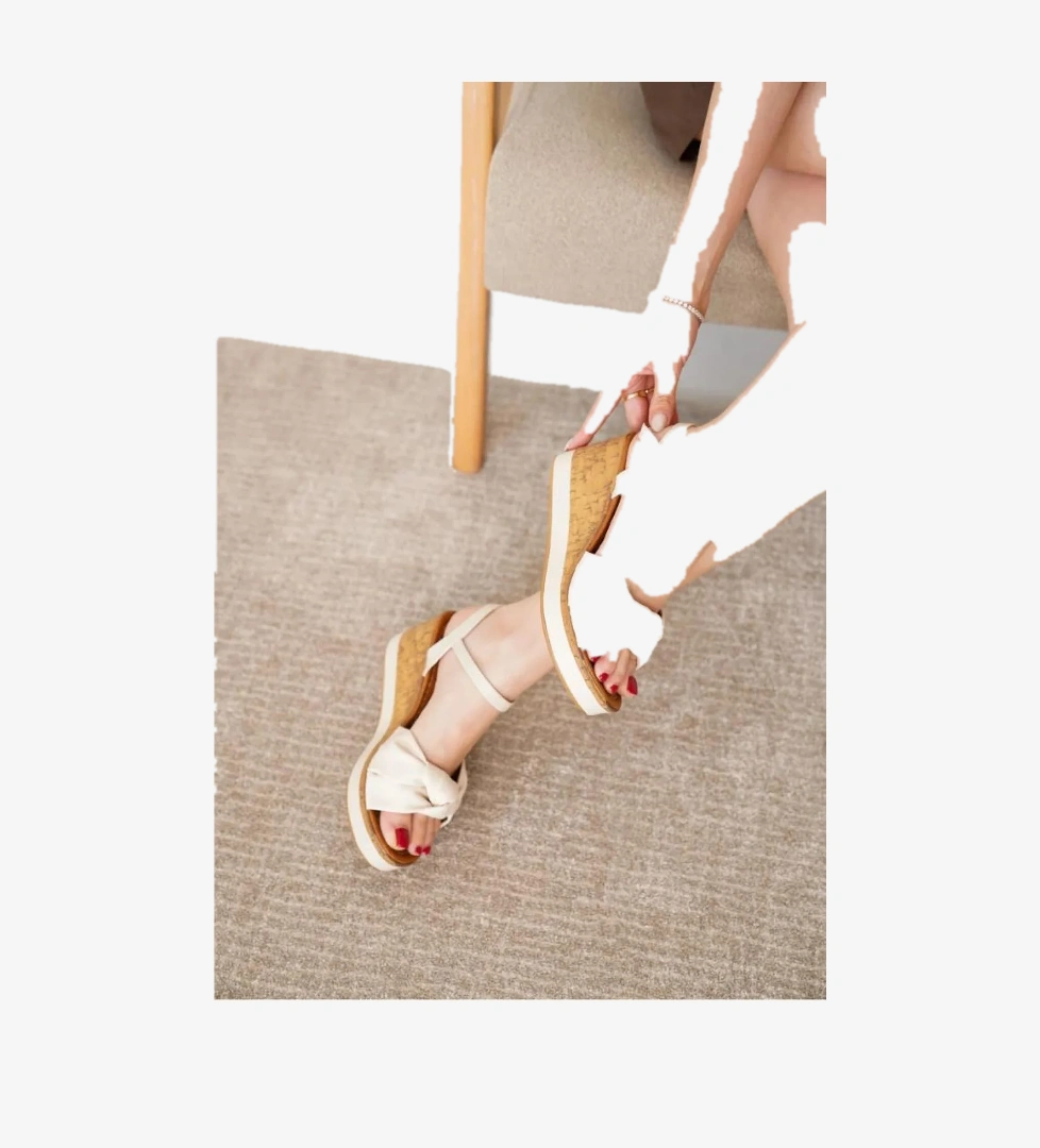 Frzn 03189 Kadın Dolgu Topuk Çiçek Desenli Sandalet Ayakkabı