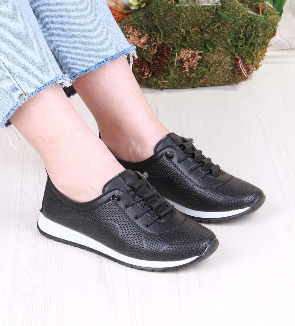 Fort 2035 Lara Com Baskı Detaylı Lastik Bağçıklı Kadın Ayakkabı model görseli