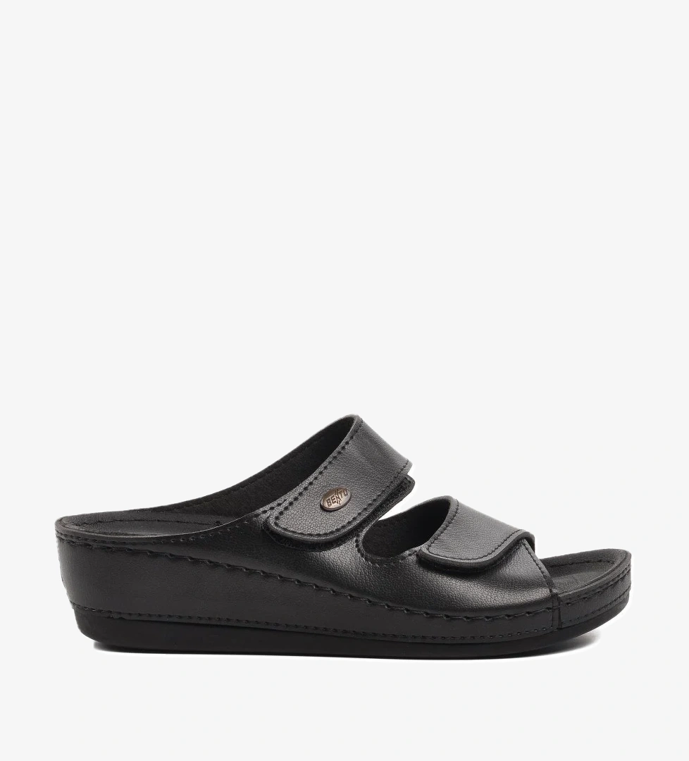 Aspor Siyah Anatomik Kadın Dolgu Topuk Terlik - Görsel 1