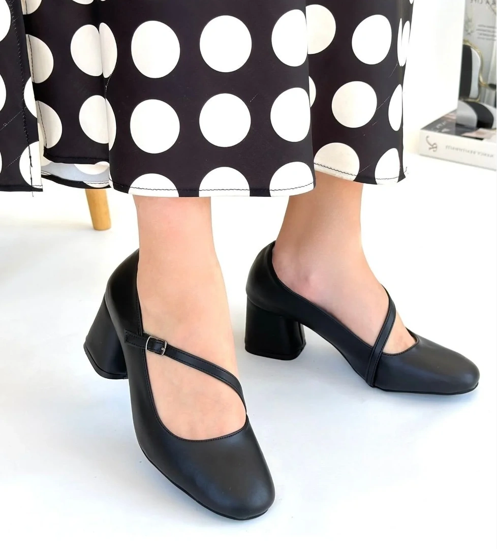 Siyah Kadın Klasik Topuklu Ayakkabı