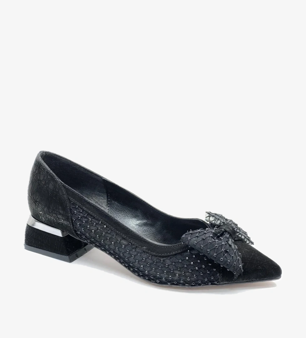 Feles Dantel Kurdela Toka Detaylı Kadın Klasik Ayakkabı model görseli