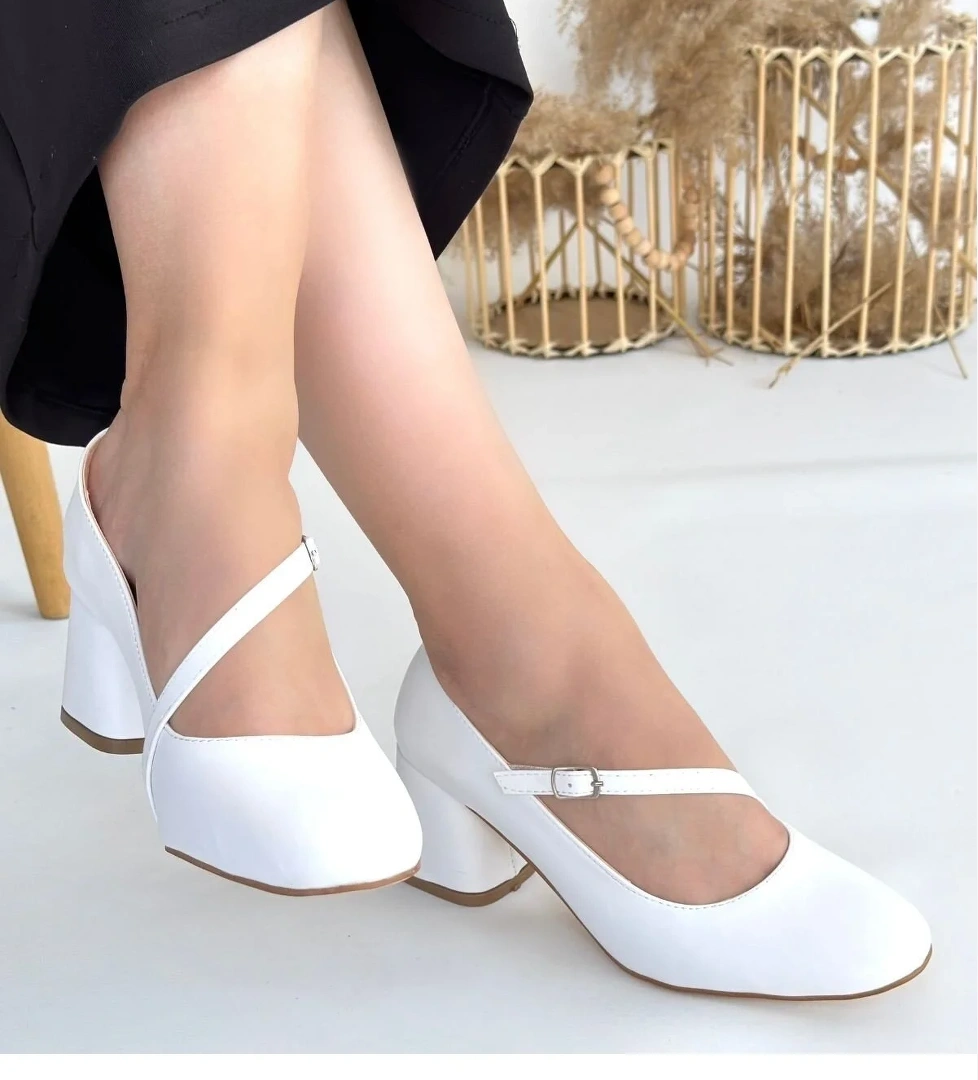 Pabucmarketi Kadın Klasik Topuklu Ayakkabı model görseli