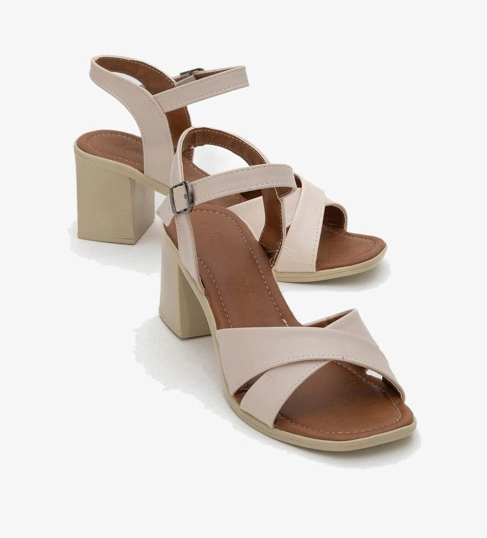 Ccway Çapraz Bağlı Topuklu Sandalet Krem Si̇yah model görseli